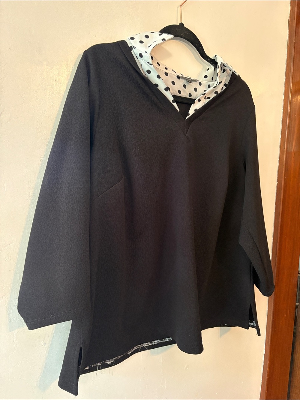 Adrianna Papell Black Polka Dot Hooded Layered Top Size 1X - Picture 4 of 6